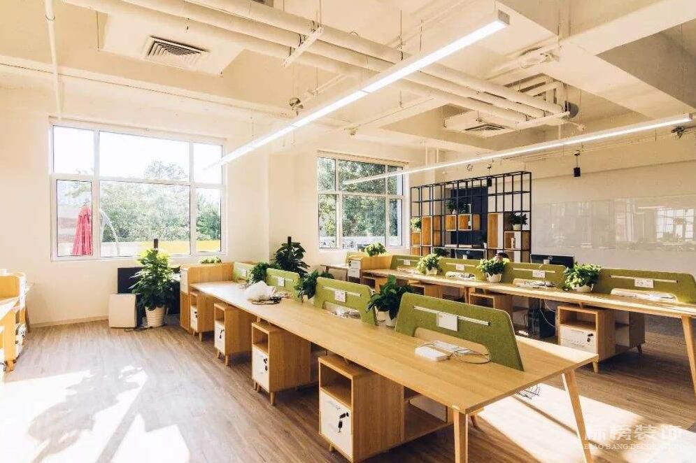 深圳办公室装修完成后如何进行保洁工作？